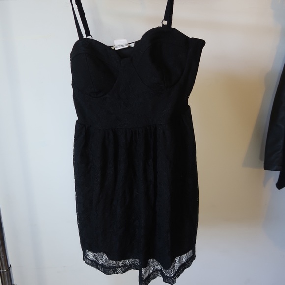 Black spaghetti strap top - Picture 2 of 4